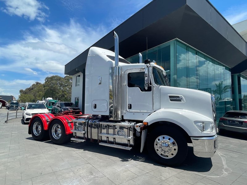 kenworth t409 873065 007