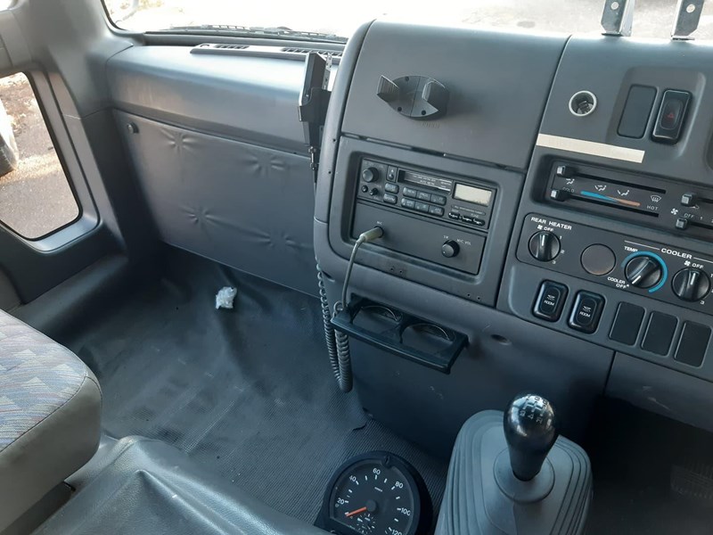 nissan civilian 868527 033