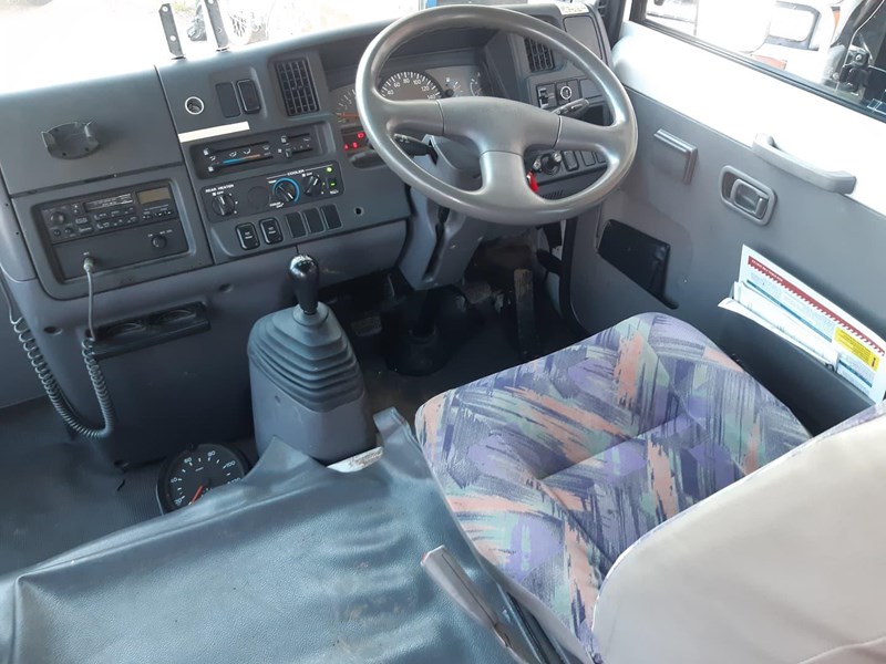 nissan civilian 868527 035