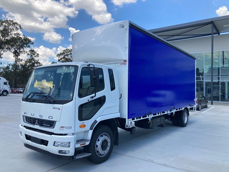 fuso fighter 877432 019