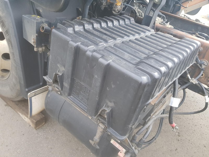 daf cf7585 battery box complete daf cf7585 878366 001
