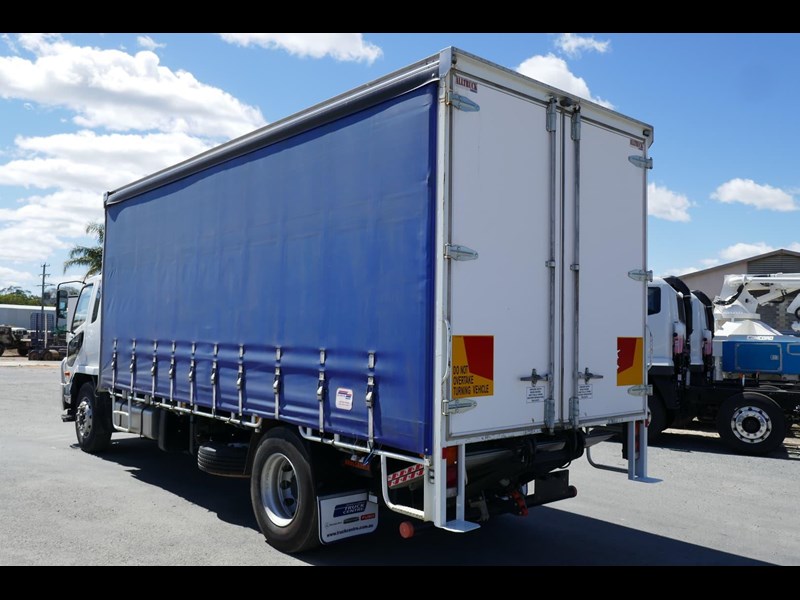 fuso fighter 861685 005
