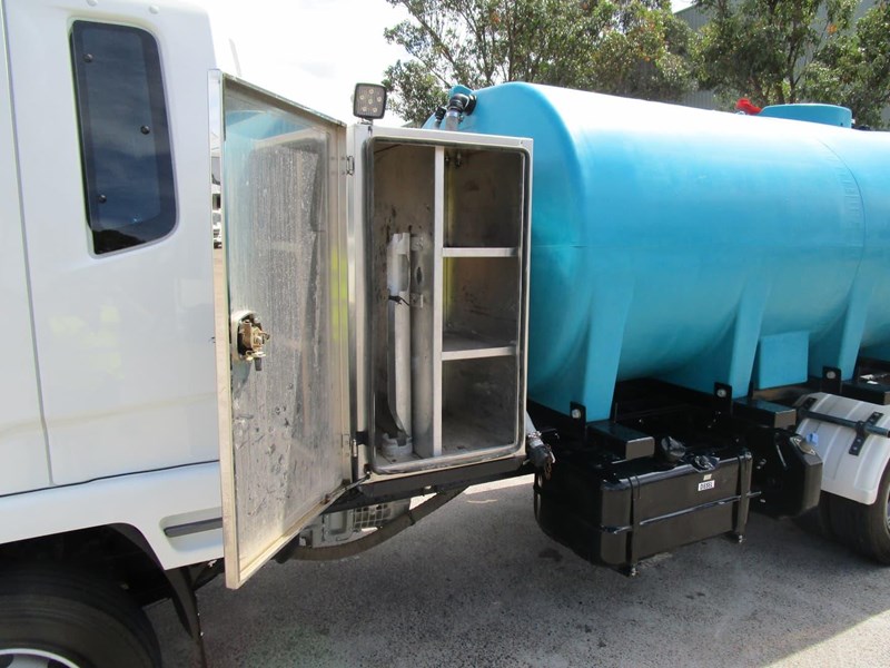 fuso fighter 868489 033