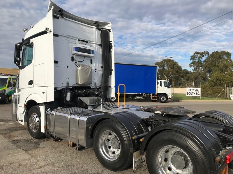 mercedes-benz actros 877050 013