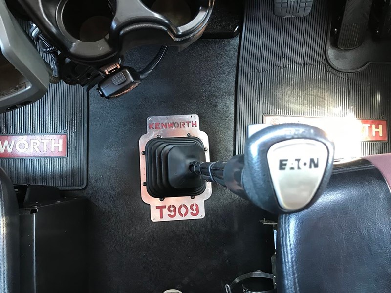 kenworth t909 867103 061