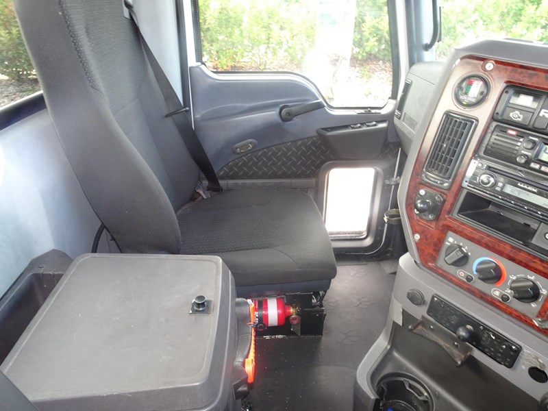 mack trident 811101 031