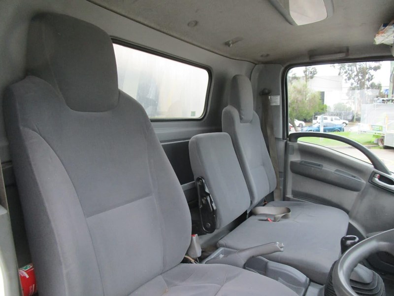 isuzu n series 868479 025