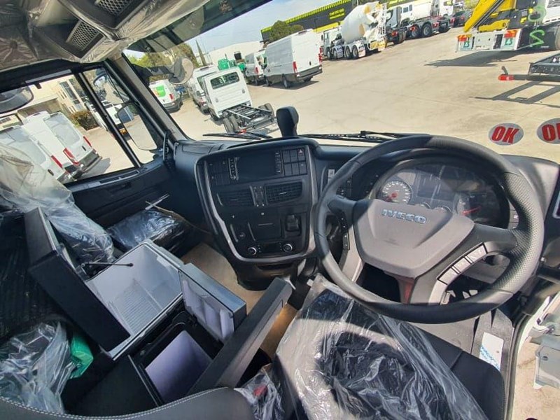 iveco stralis x-way 864708 035