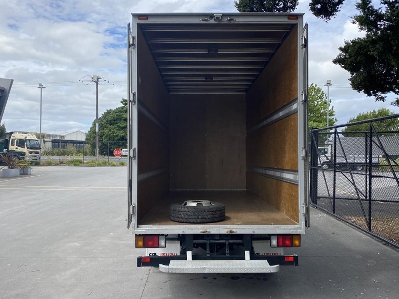 isuzu nlr85 879640 017