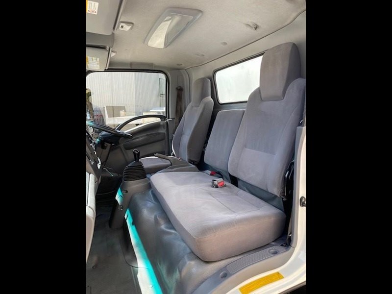 isuzu npr200s 880758 025