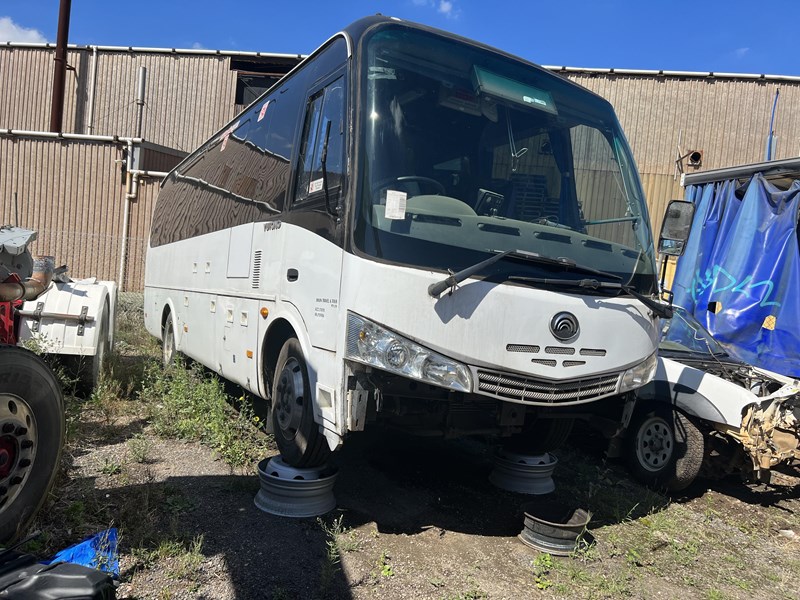 yutong omnibus has cummins motor zk6760daa 883478 001