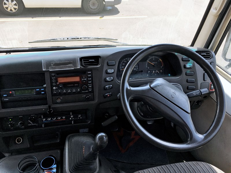 mitsubishi rosa deluxe 884219 013