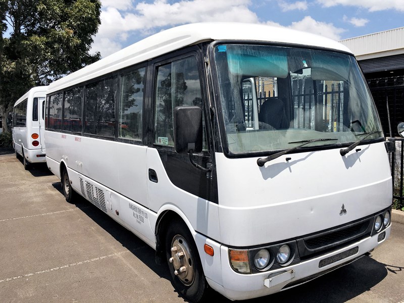 mitsubishi rosa deluxe 884219 001