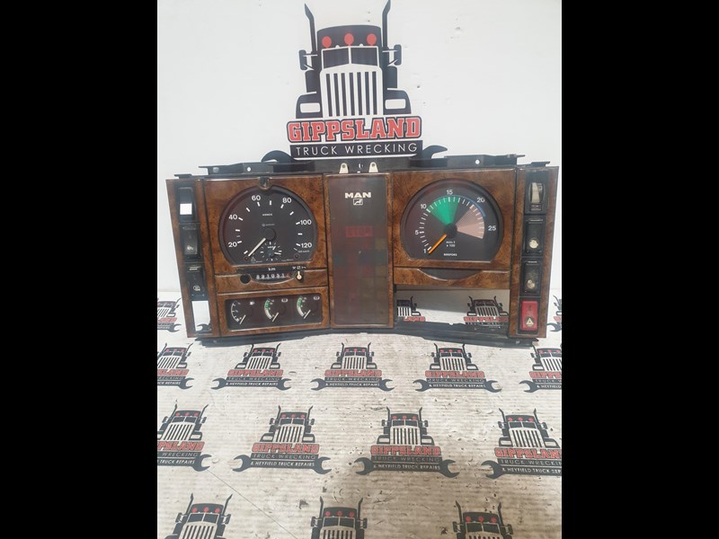 man instrument cluster 81.27202.6083 man 885484 001