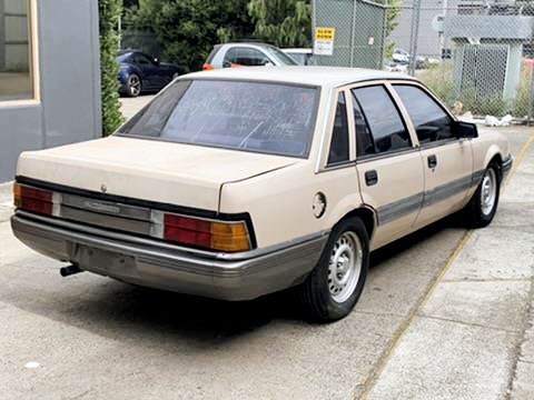 holden commodore 885639 025