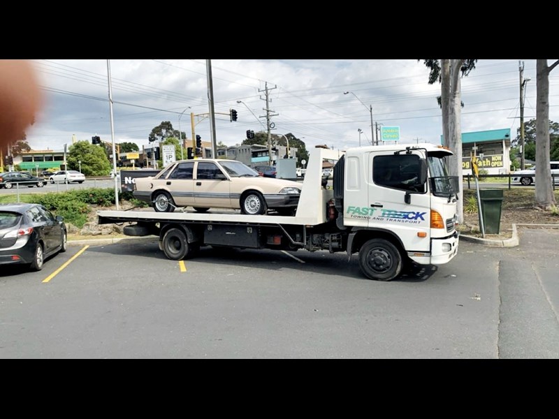 holden commodore 885639 039