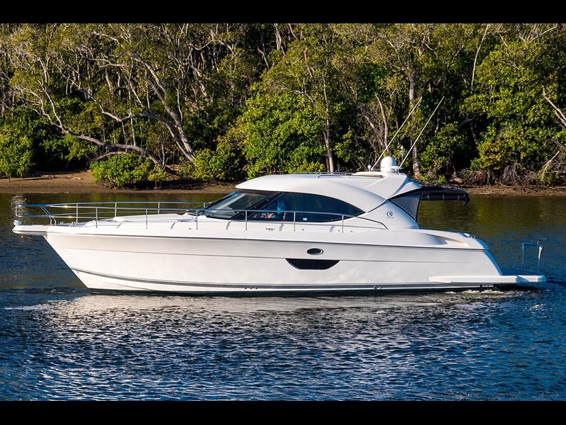riviera 4400 sport yacht 836162 001