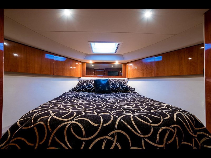 riviera 4400 sport yacht 836162 011