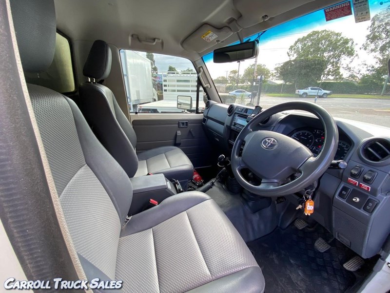 toyota landcruiser 885648 025