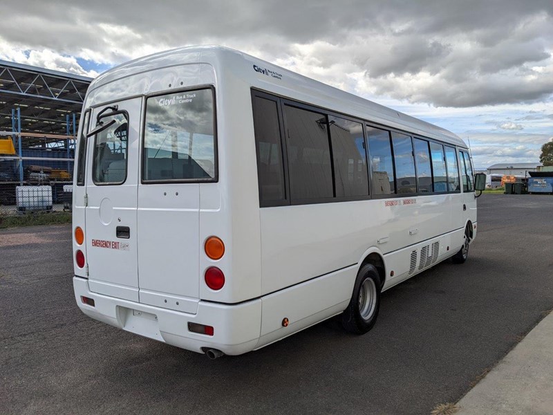 mitsubishi 25 seater bus 882679 029