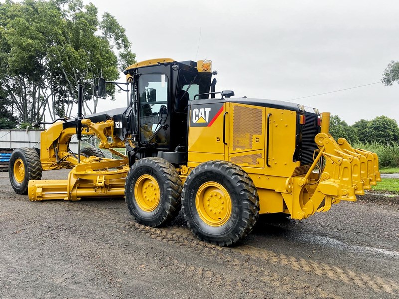 caterpillar 12m 890983 011