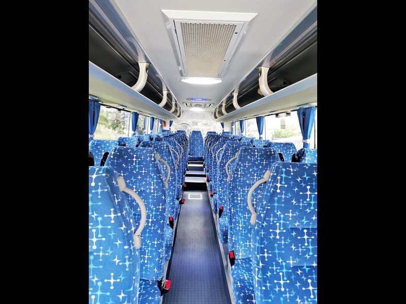 yutong zk6930h 39 seater coach 891060 011