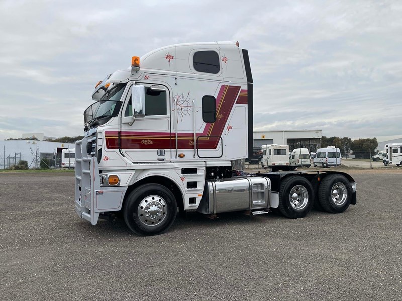 freightliner argosy 890823 003