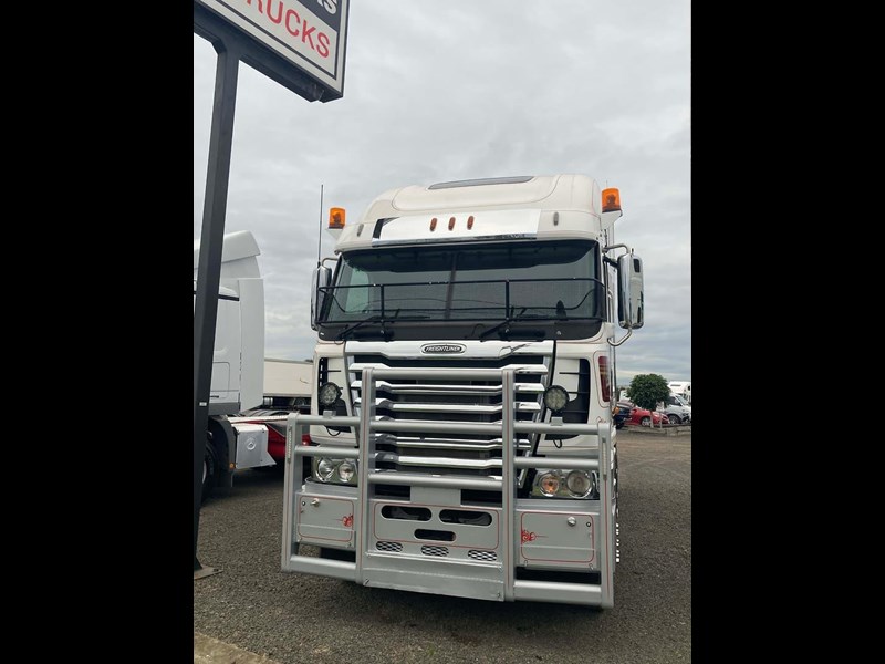 freightliner argosy 890823 049
