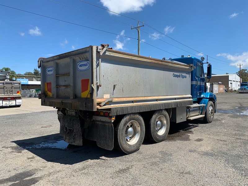 freightliner century class 879775 005