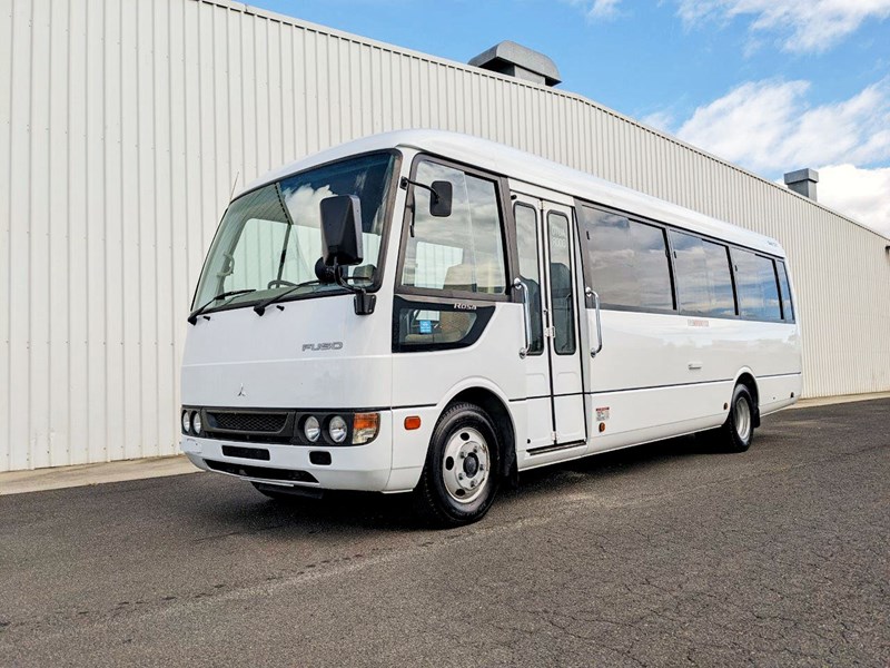 mitsubishi 25 seater bus 882679 001