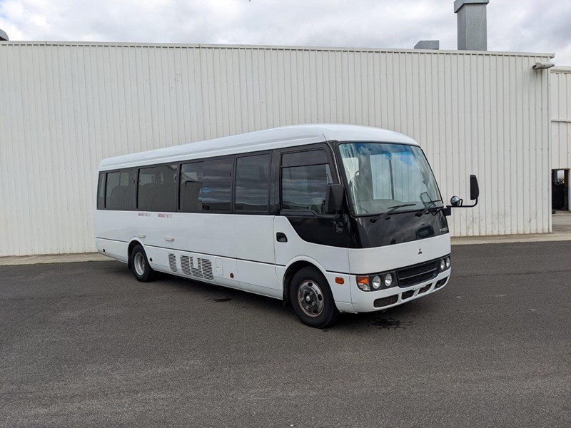 mitsubishi deluxe automatic wheelchair bus 891823 007