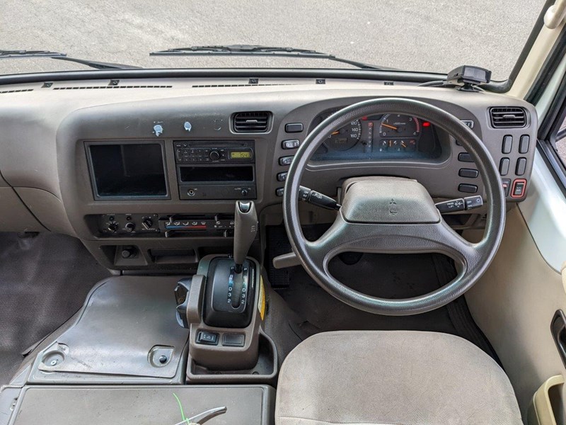 mitsubishi deluxe automatic wheelchair bus 891823 003