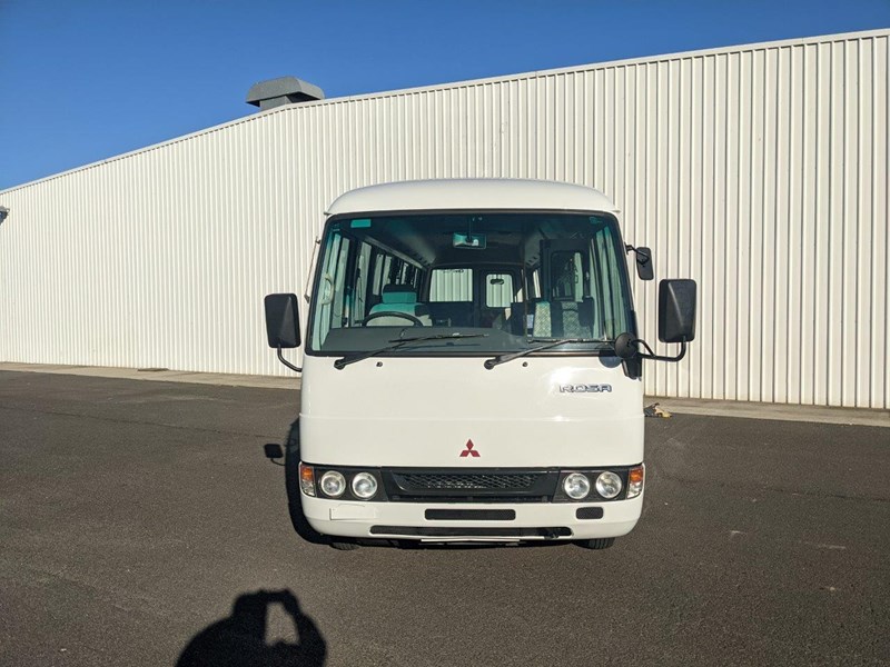 mitsubishi rosa 19 seater wheelchair bus 856858 027