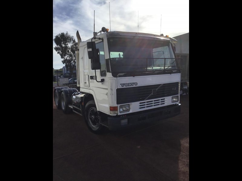 volvo f12 892003 035
