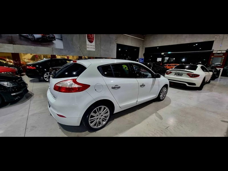 renault megane 892424 015