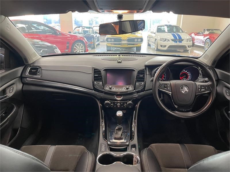 holden commodore 892589 019