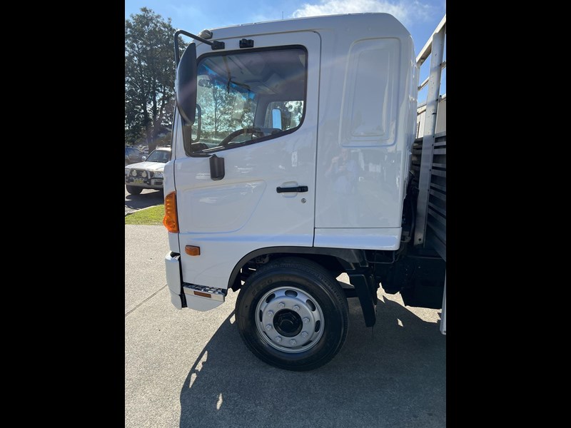 hino 500 series - fd 1126 long 892736 015