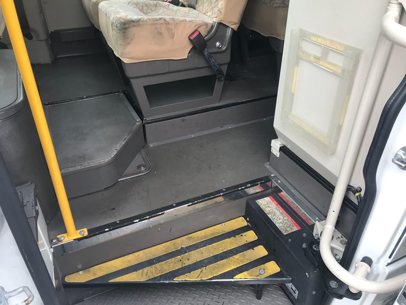 fuso special purpose wheel chair rosa deluxe bus 885867 035