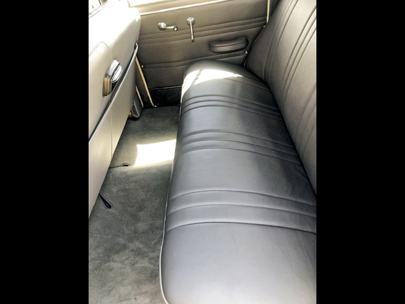 pontiac chieftain 892780 007