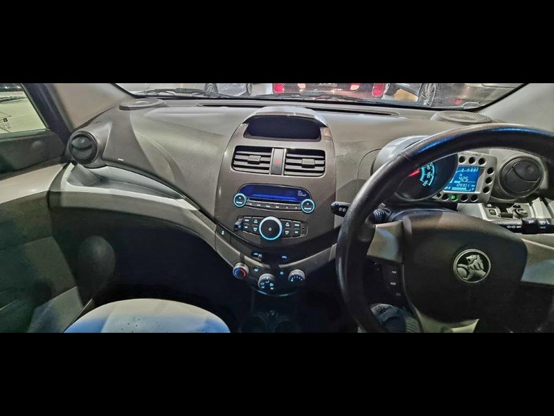 holden barina 892779 035