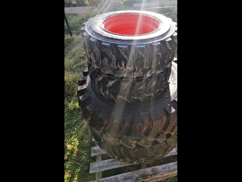 kubota wheels for a kubota l4400 tractor. $2500. 892870 003