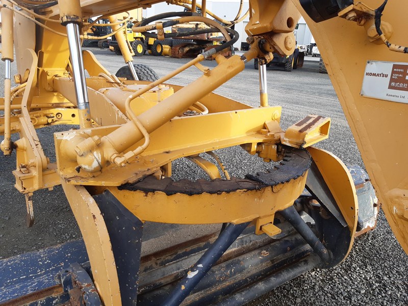 komatsu gd405a-2 893453 011