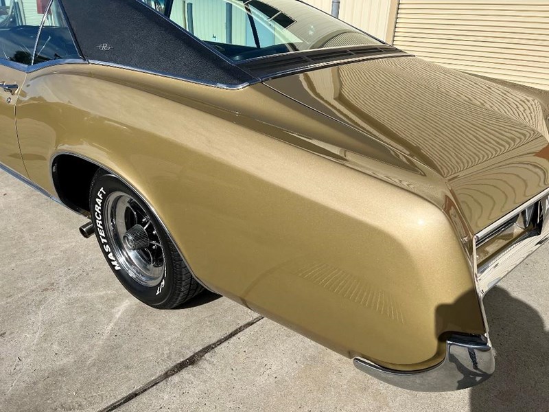 buick riviera 893845 063