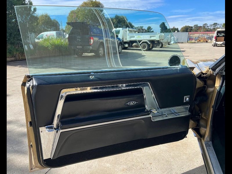 buick riviera 893845 069