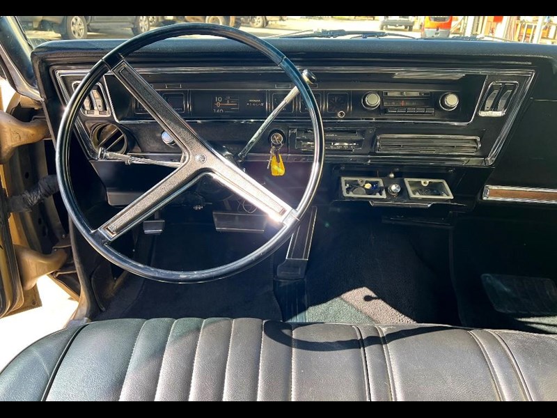 buick riviera 893845 079