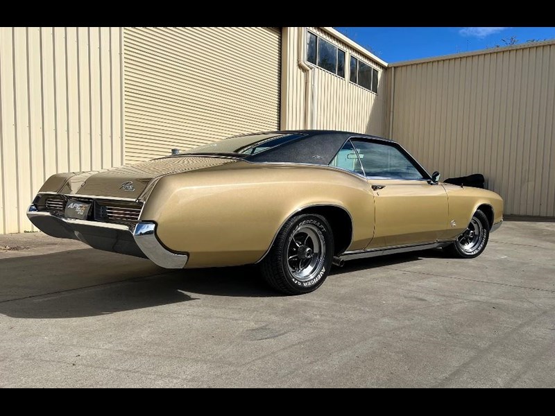 buick riviera 893845 021