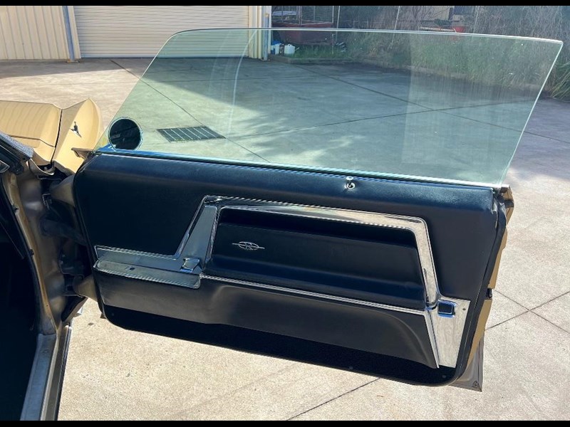 buick riviera 893845 085