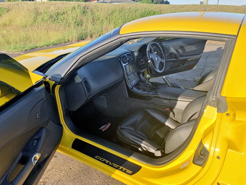 chevrolet corvette 894104 009