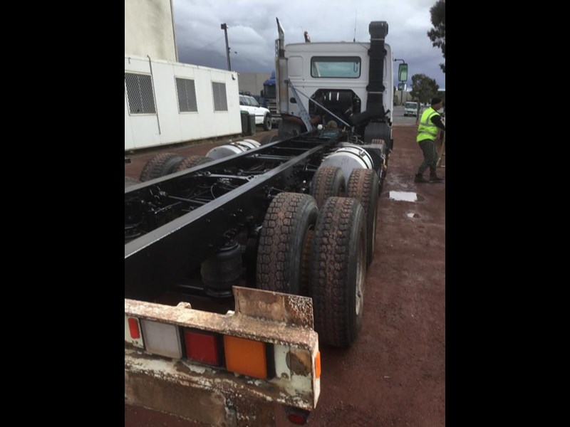 volvo f7 894238 003
