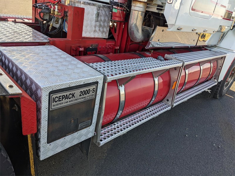 mack trident 894522 037